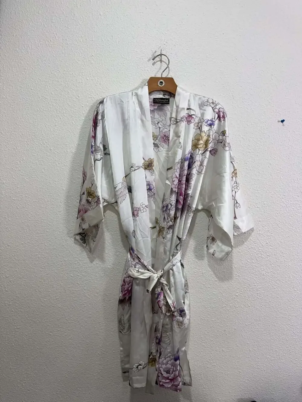 OldShanghai Floral Crane Print Satin Kimono Robe White